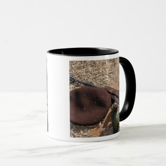 Gewehr, militärische Abdeckung und Kantine Tasse (VorderseiteRechts)