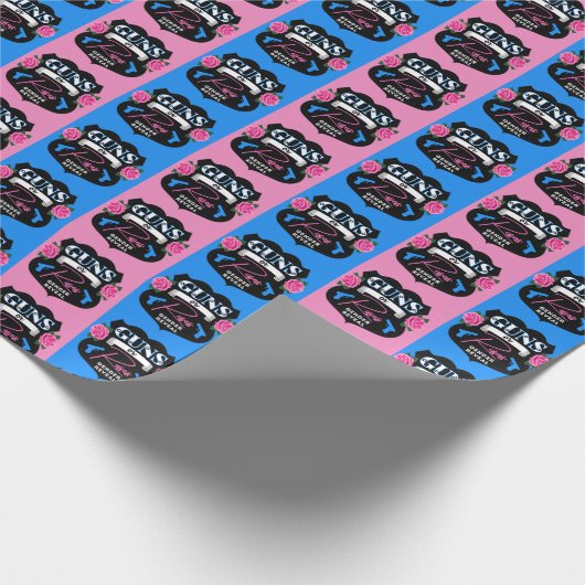Gewehre oder Rose Rosa/Blaues Geschlecht zeigen Ki Geschenkpapier (Ecke)