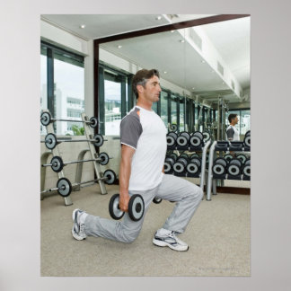 Gewichte von Menschen im Fitnessraum Poster
