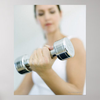Gewichtszunahme. Frauen heben Knödel. Dieses Poster