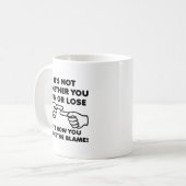 Gewinnen oder verlieren Schuld Funny Mug Kaffeetasse (Vorderseite Links)