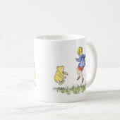 Gewinnen Sie die Pooh-Practice-Sprünge Kaffeetasse (VorderseiteRechts)