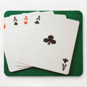 Gewinnende Asse der Handvier Mousepad