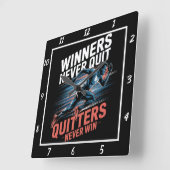 Gewinner geben nie die Motivation des Zweitplatzie Quadratische Wanduhr (Winkel)