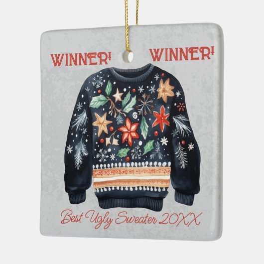 Gewinner! Gewinner! Bester Ugly Sweater von 20xx Keramikornament (Links)
