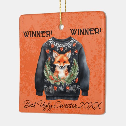 Gewinner! Gewinner! Bester Ugly Sweater von 20xx Keramikornament (Links)