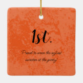 Gewinner! Gewinner! Bester Ugly Sweater von 20xx Keramikornament (Rückseite)