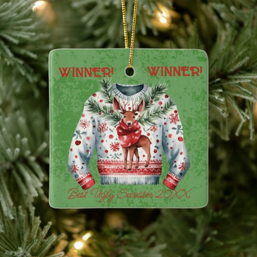 Gewinner! Gewinner! Bester Ugly Sweater von 20xx Keramikornament (Baum)