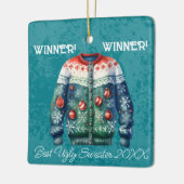 Gewinner! Gewinner! Bester Ugly Sweater von 20xx Keramikornament (Links)