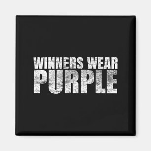 Gewinner tragen lila Farb-Kriegs-Camp-Team-Spiel Magnet