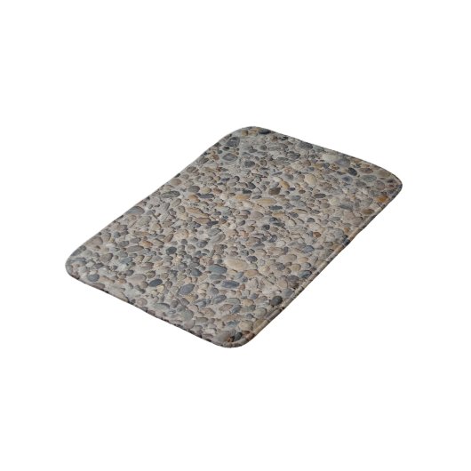 Gewitterter Kies Cool Funny Realistic Cobblestone Badematte (Schrägansicht)