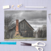 Gewitterter Stall mit Windmühle unter Sturmfluten Seidenpapier (Handwerk)