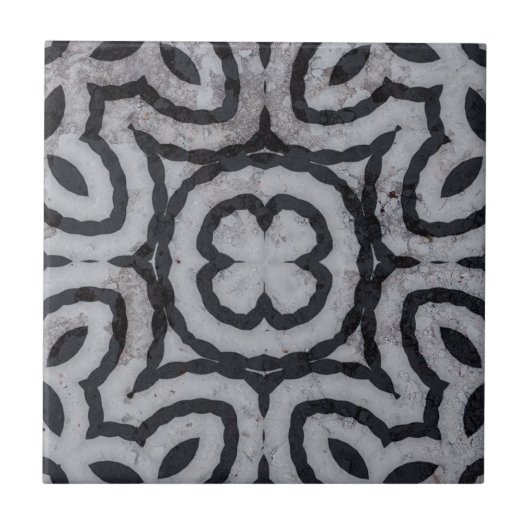 Gewogener Schwarz-weißer grauer Marmorausdruck geo Fliese (Vorderseite)