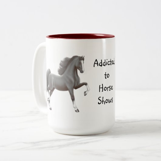 Gewöhnt zum Pferd zeigt Gaited Saddlebred Tasse (Vorderseite Links)
