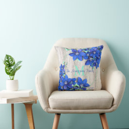 Gewohnte Familie Sake mit violetten Blumen Kissen