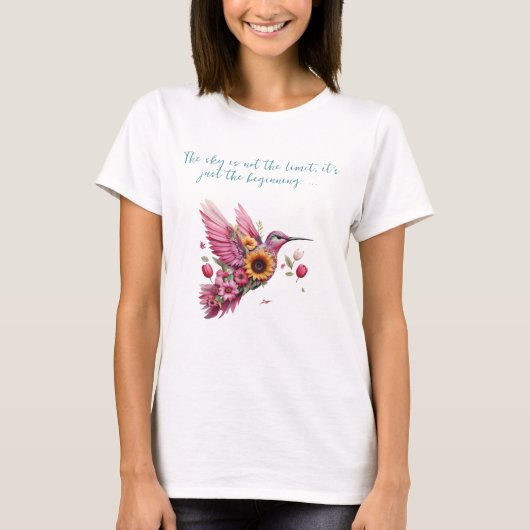Gewohnter Hummvogel, der mit Blume fliegt T-Shirt (Vorderseite)