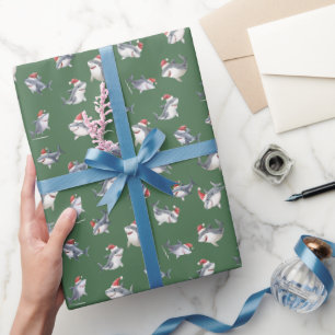 Geworfene Weihnachtshaie auf Grün Geschenkpapier