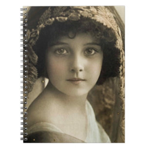 gewundenes Notizbuch der Vintagen Notizblock