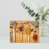 Gewürze auf Löffeln Postkarte (Stehend Vorderseite)