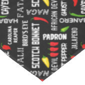 Gewürzter Chili Pepper Pattern | Hot Chiles Tischdecke (Schrägansicht)