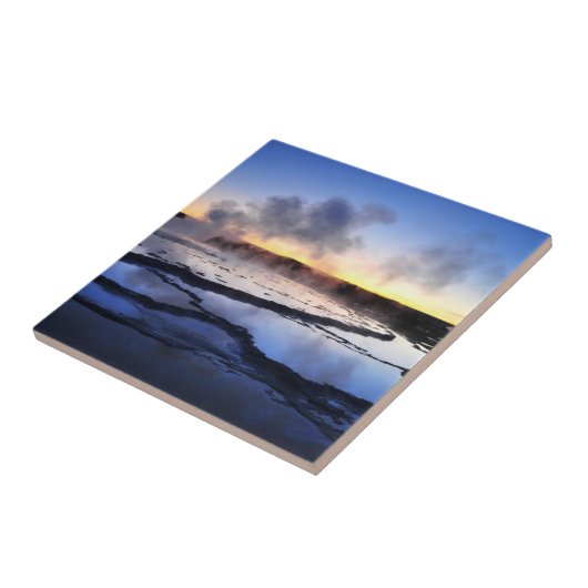 Geysir-Rauch am Sonnenuntergang Fliese (Seite)