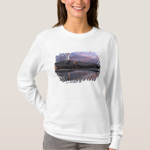 Gezeiten-Pool durch Leuchtturm T-Shirt