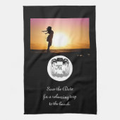 Ghost Crab Silhouette und Shadow Monogram Foto Geschirrtuch (Vertikal)