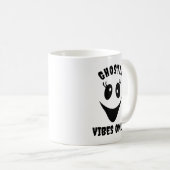 Ghost Face Ghostly Vibes Only Custom Halloween Kaffeetasse (VorderseiteRechts)