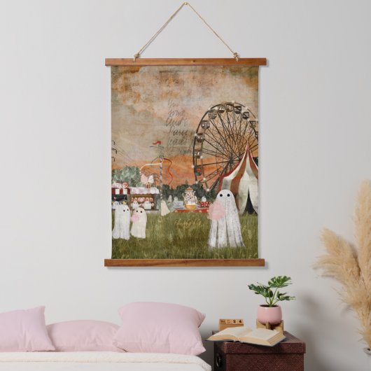 Ghost Fair Wandteppich Mit Holzrahmen (Schlafzimmer)