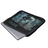 Ghost Girl in Blue – Haunting Surreal Art Laptopschutzhülle (Vorne Knopf)