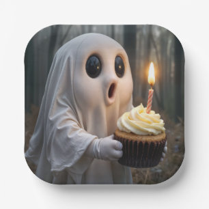 Ghost hält einen Geburtstagskuchen Pappteller