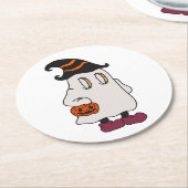 Ghost holding pumpkin and wearing witch hat runder pappuntersetzer (Angewinkelt)