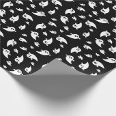Ghost-Muster auf schwarz Niedlich spielend Hallowe Geschenkpapier (Ecke)