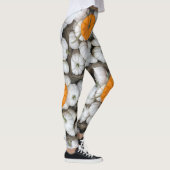 Ghost Pumpkins mit einer sneakfarbenen Orange Leggings (Rechts)