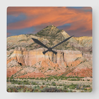 Ghost Ranch Mountain Pastels Quadratische Wanduhr