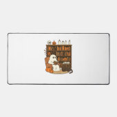 Ghost Reading in Cosy Halloween Library Classic T- Schreibtischunterlage (Vorderseite)