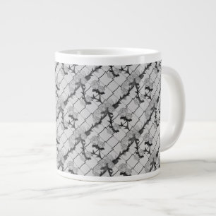 Ghost-Rose Klettern eines Kettenverbindungszauns N Jumbo-Tasse