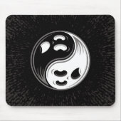 Ghost Yin Yang Black und White Mousepad (Vorne)