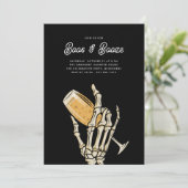 Ghosted Champagne "Boos & Booze" Halloween-Party Einladung (Stehend Vorderseite)