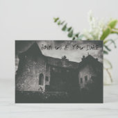 Ghosted Spuk House grungy Spooky Monochrome Einladung (Stehend Vorderseite)