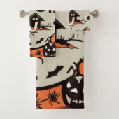 Ghoulische Ansammlungen: Halloween-Handtuch-Set Badhandtuch Set (Insitu)