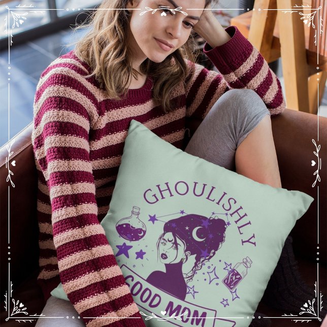 Ghoulishly Gute Mama Kissen (Ghoulishly Good Mom Cover from The Beekeeper Store)