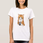 Giant Orange Tabby Cat Gently Patting Tiny Happy T-Shirt (Vorderseite)