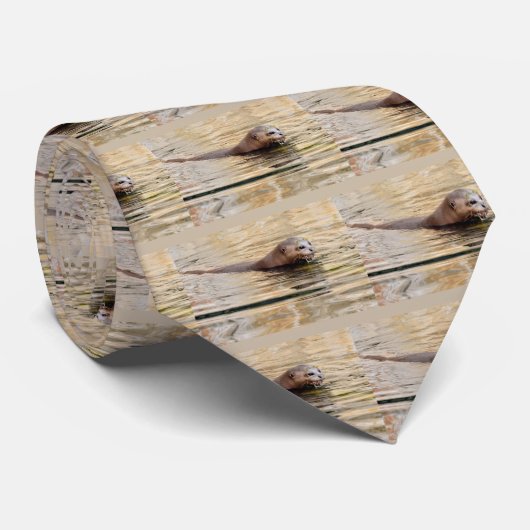 Giant otter swimming in water neck tie krawatte (Gerollt)