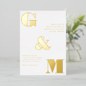 Giant Oversified Text Stylish Monogram Wedding Rea Folieneinladung (Stehend vorne)