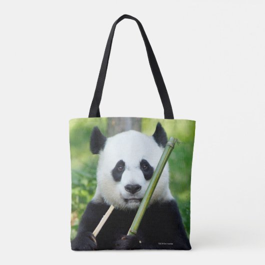 Giant Panda Holding Bamboo Tasche (Rückseite)
