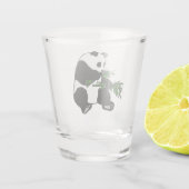 Giant Panda isst Bamboo Schnapsglas (Rückseite)
