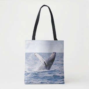Giant Whale Jumps Out Of Ocean Tasche