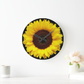Giant Yellow Garden Sunflower on Black Background Große Wanduhr (Zuhause)