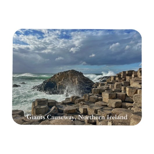 Giants Causeway + Moody Sky in Nordirland Magnet (Horizontal)